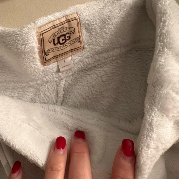 UGG White Fleece Outerwear - Picture 3 of 5